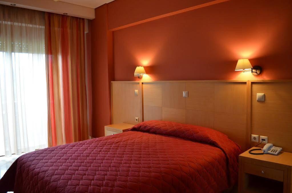 Evia Hotel & Suites Marmari  Bagian luar foto
