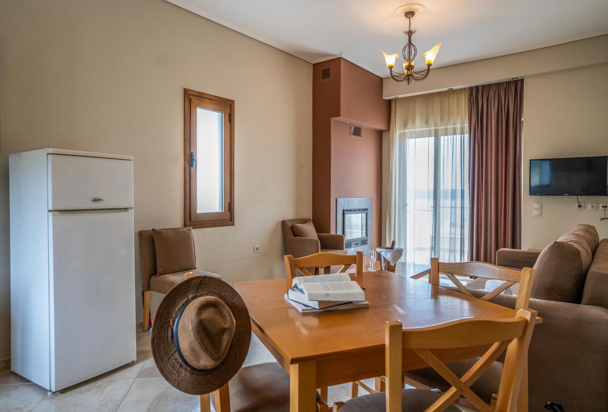 Evia Hotel & Suites Marmari  Bagian luar foto