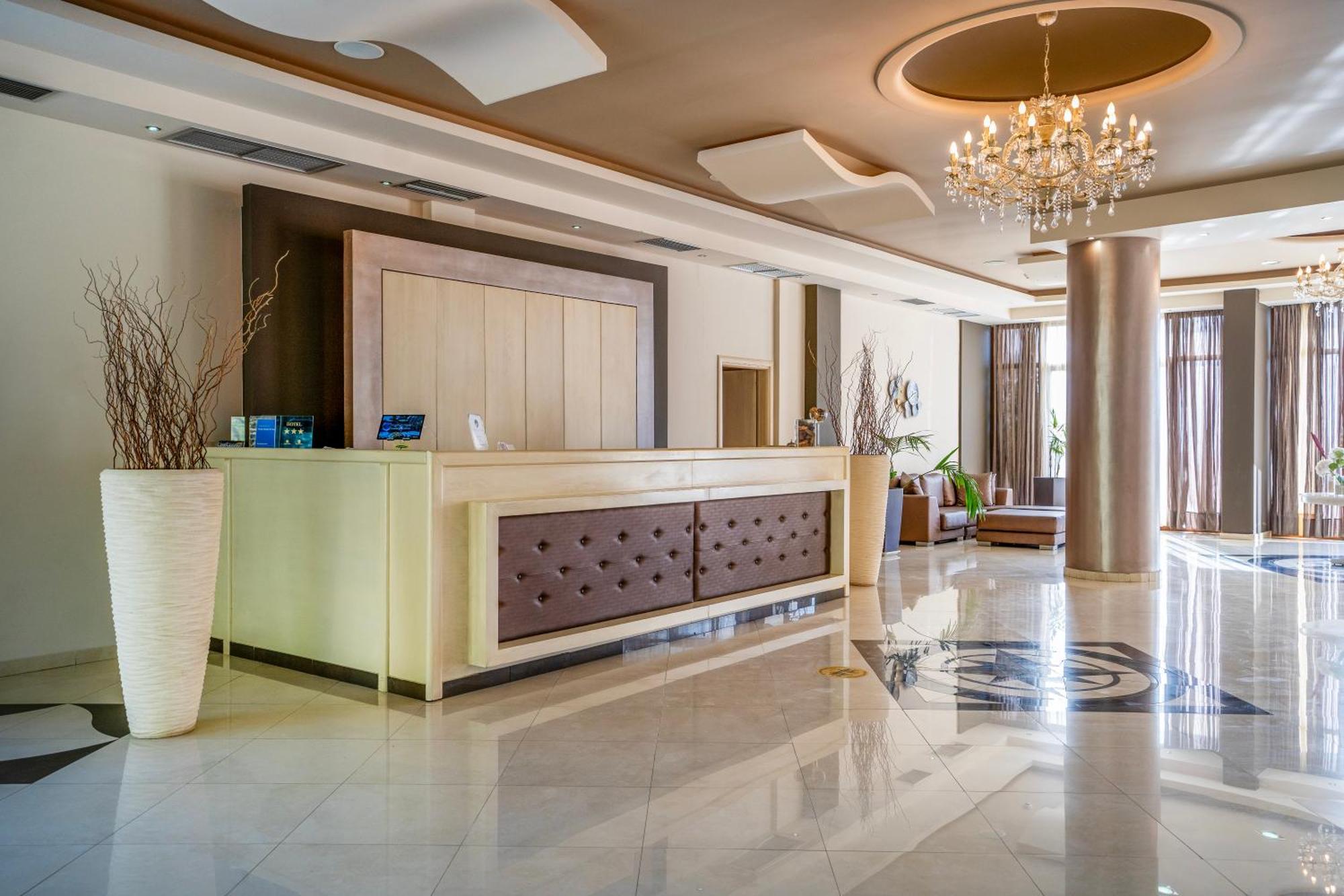 Evia Hotel & Suites Marmari  Bagian luar foto