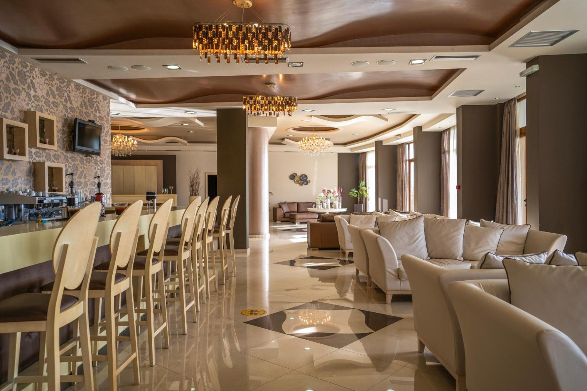 Evia Hotel & Suites Marmari  Bagian luar foto