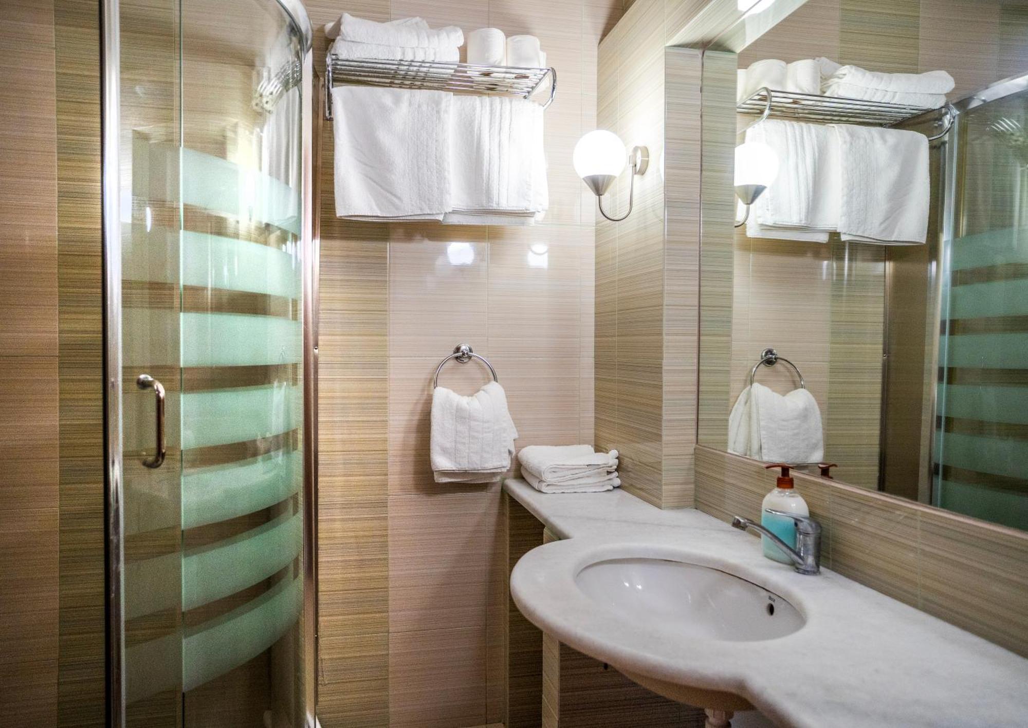 Evia Hotel & Suites Marmari  Bagian luar foto