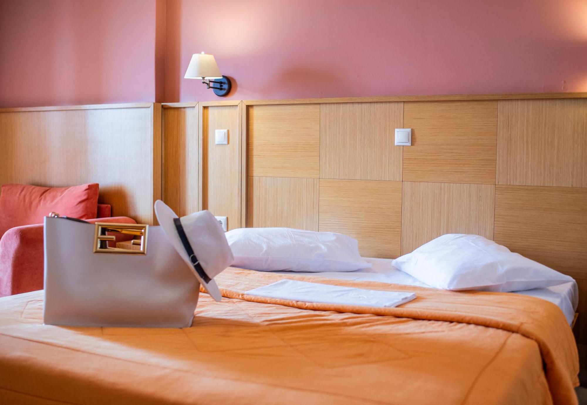 Evia Hotel & Suites Marmari  Bagian luar foto