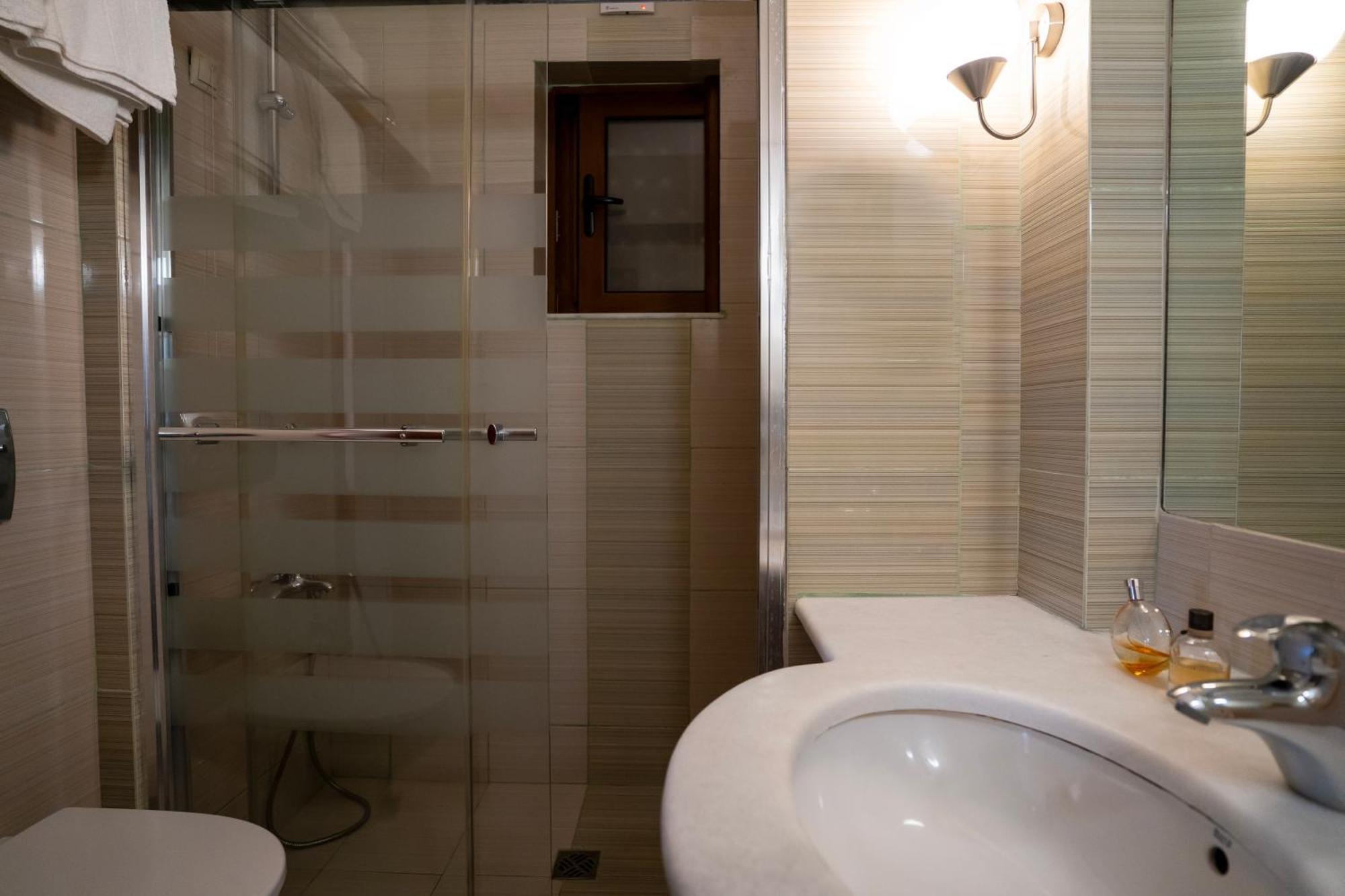 Evia Hotel & Suites Marmari  Bagian luar foto