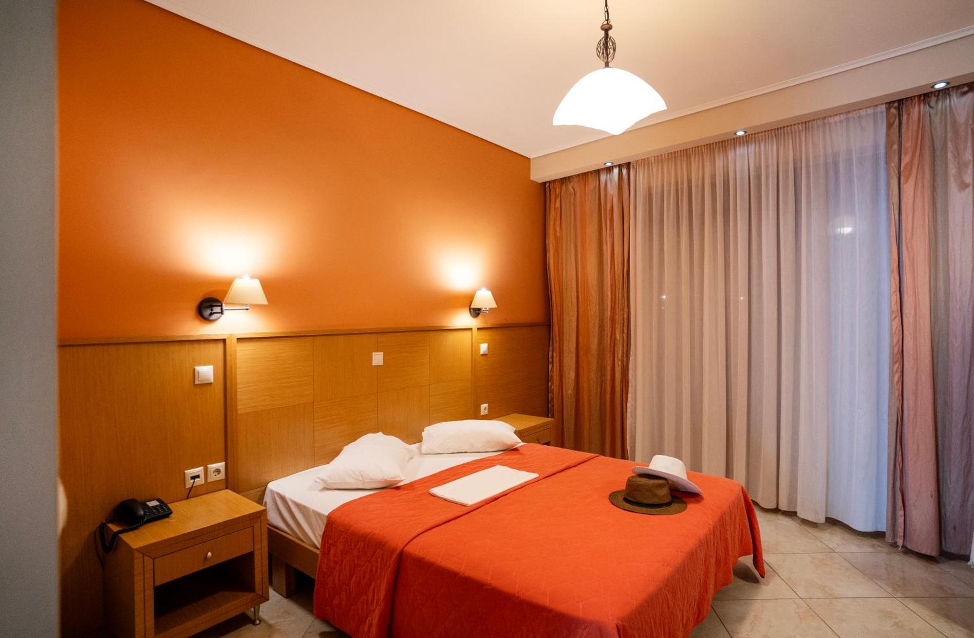 Evia Hotel & Suites Marmari  Bagian luar foto