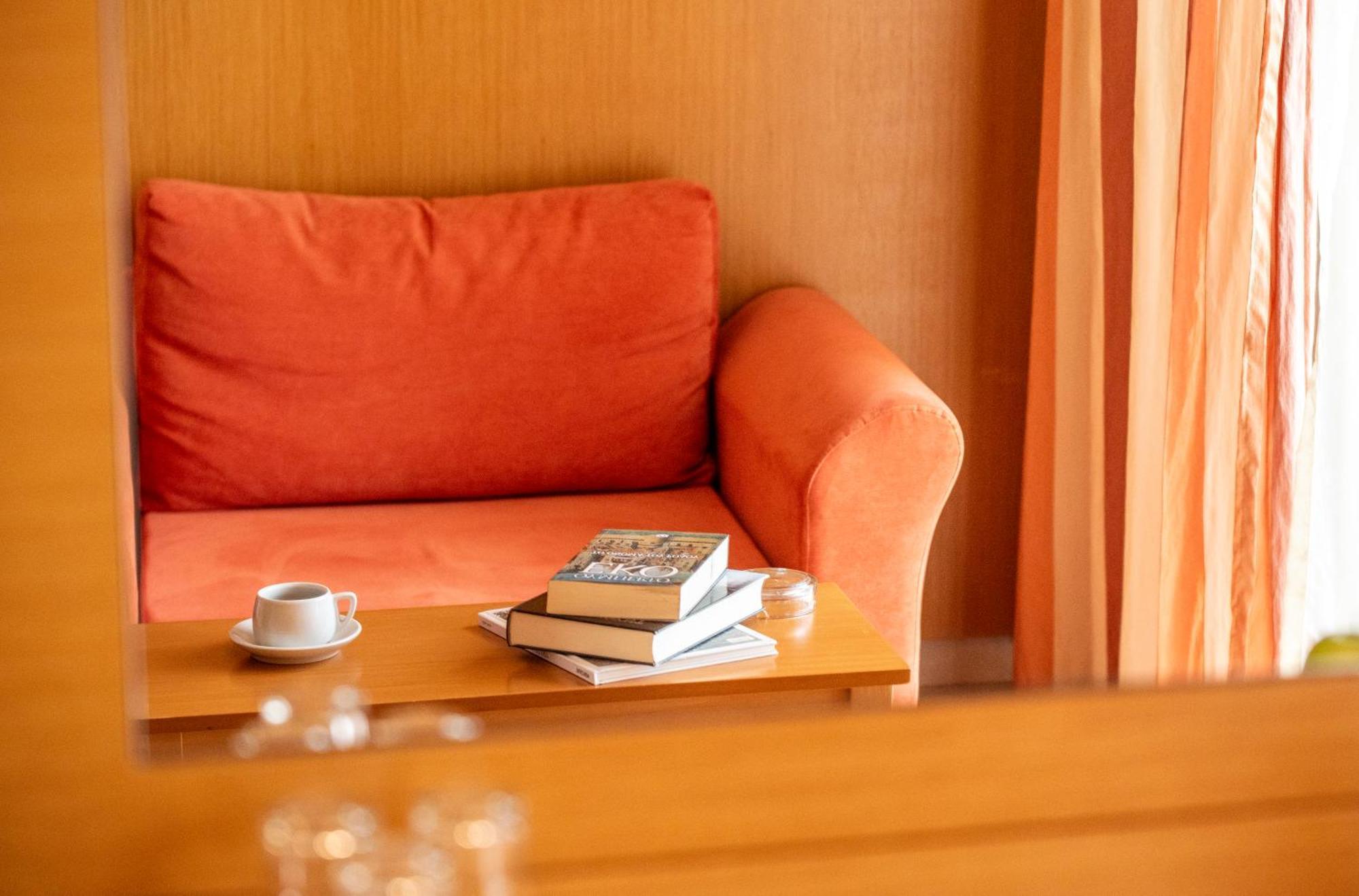 Evia Hotel & Suites Marmari  Bagian luar foto