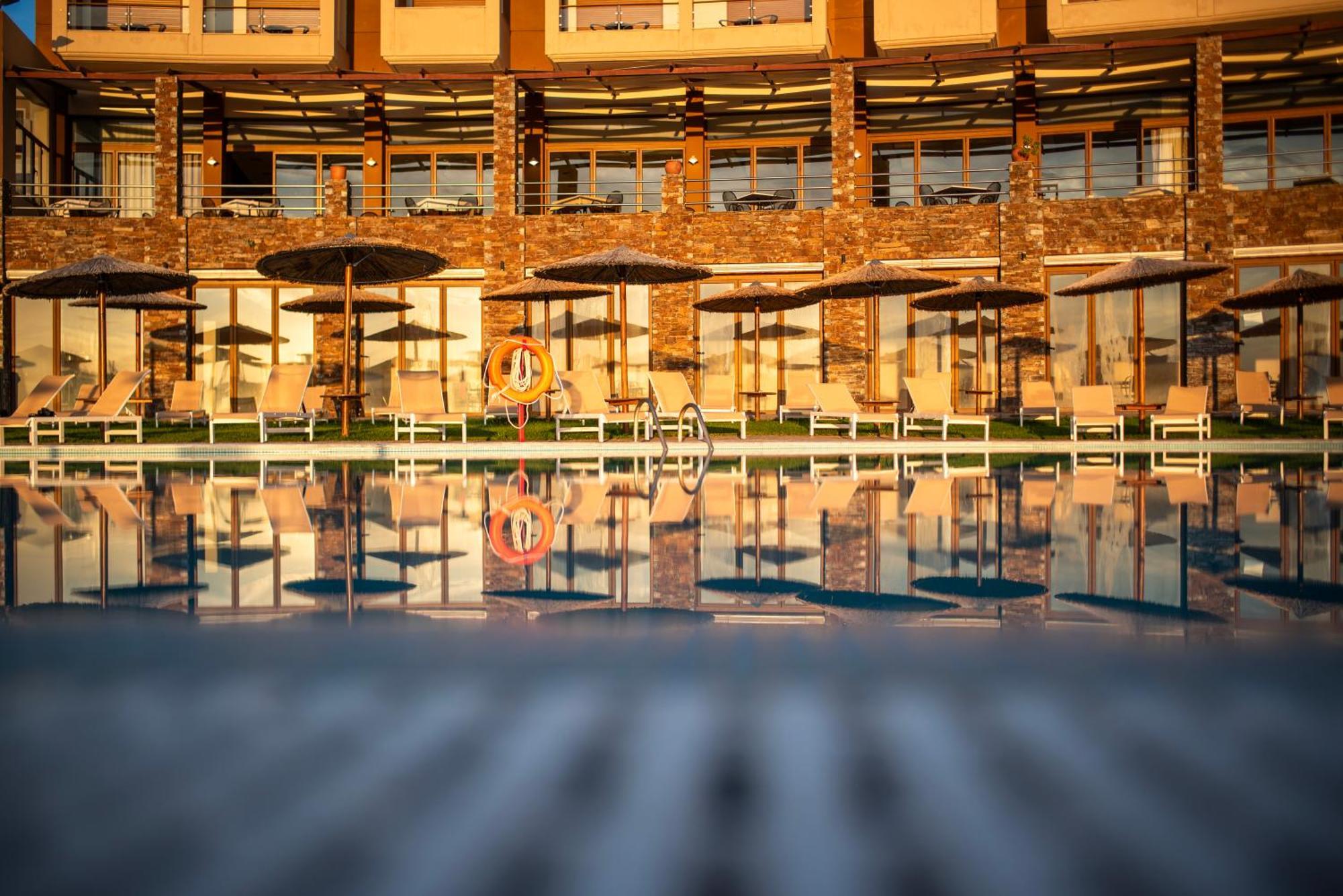 Evia Hotel & Suites Marmari  Bagian luar foto