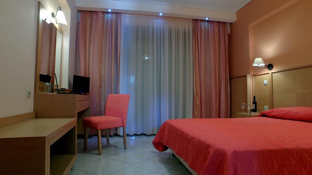 Evia Hotel & Suites Marmari  Bagian luar foto